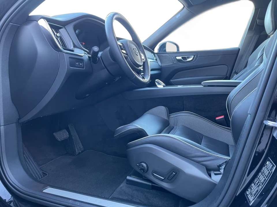 Volvo XC 60 T8 Recharge AWD Plus Dark - foto 9