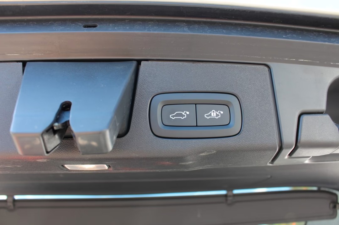 Volvo XC 60 B5 Ultra Dark - foto 20