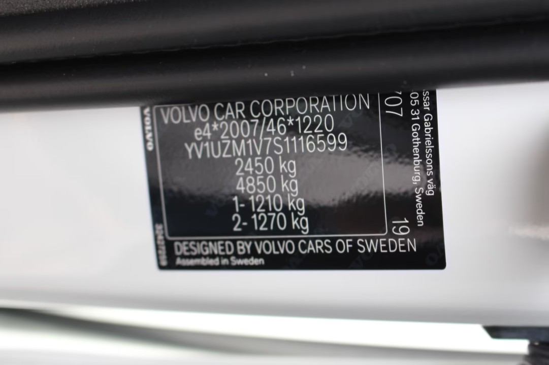 Volvo XC 60 B5 Ultra Dark - foto 19