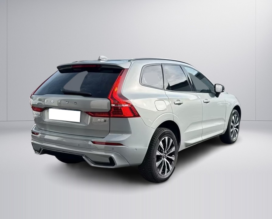 Volvo XC 60 B5 AWD Plus Dark (4)