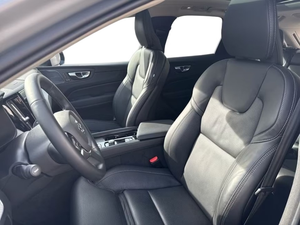 Volvo XC 60 B5 AWD Plus Dark - foto 8