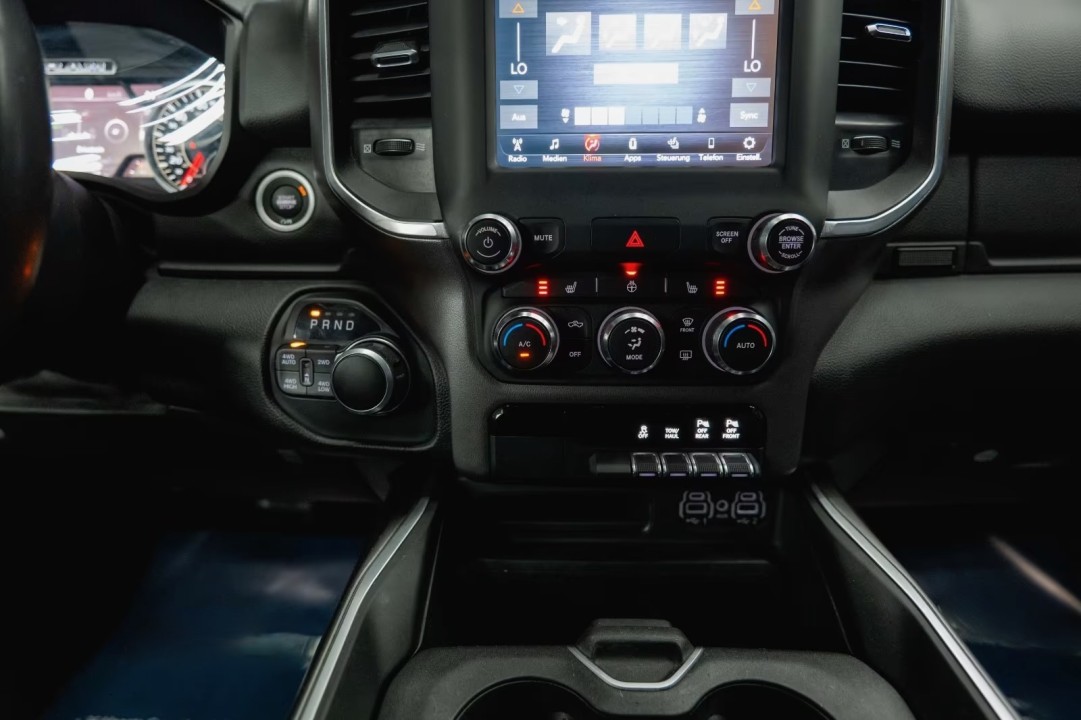 Dodge RAM Limited 5.7 V8 HEMI 4x4 BLACK - foto 27