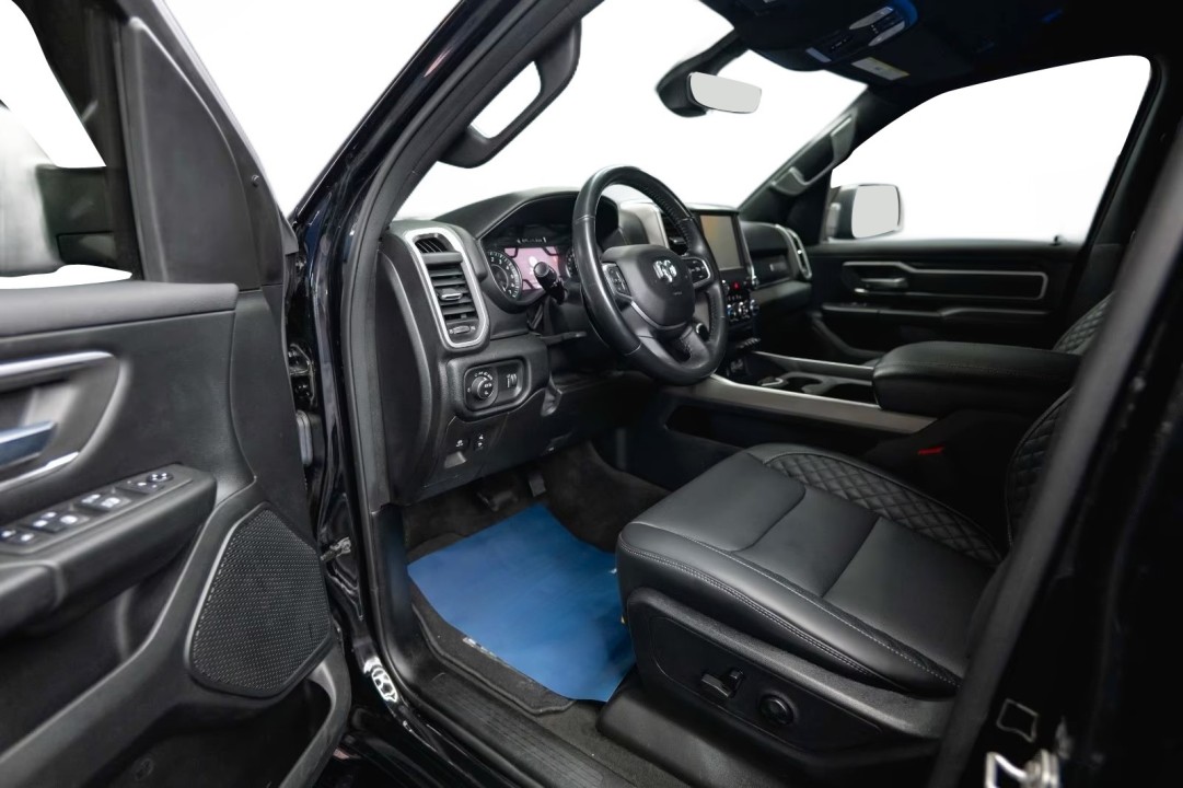 Dodge RAM Limited 5.7 V8 HEMI 4x4 BLACK - foto 25