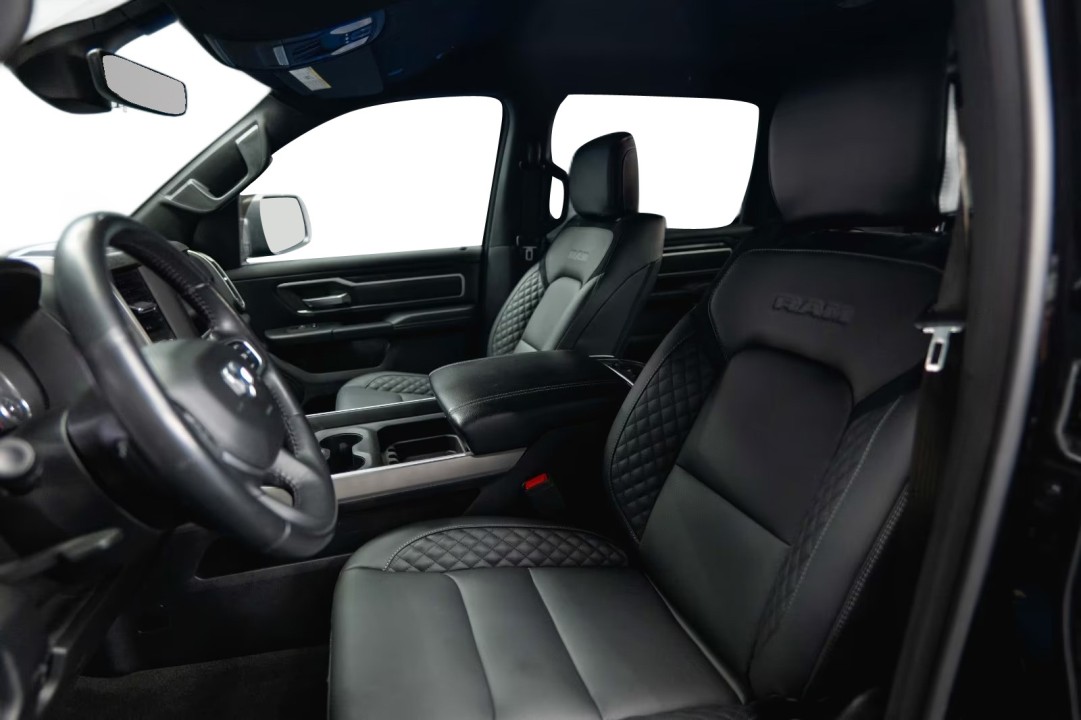 Dodge RAM Limited 5.7 V8 HEMI 4x4 BLACK - foto 21