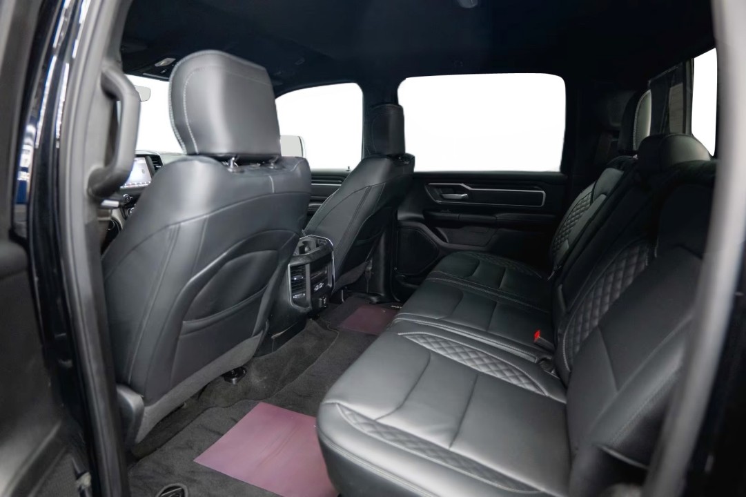 Dodge RAM Limited 5.7 V8 HEMI 4x4 BLACK - foto 36