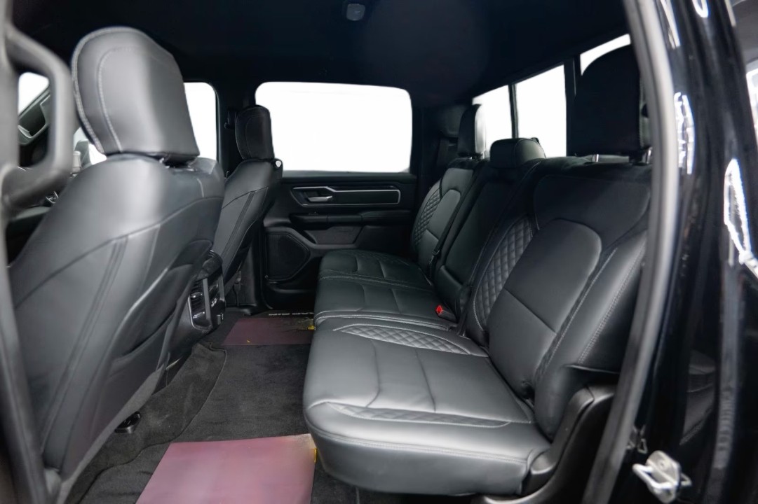 Dodge RAM Limited 5.7 V8 HEMI 4x4 BLACK - foto 37