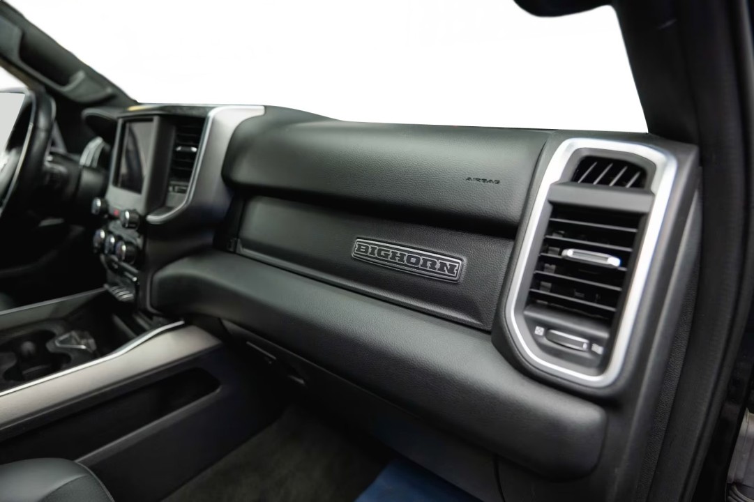 Dodge RAM Limited 5.7 V8 HEMI 4x4 BLACK - foto 24