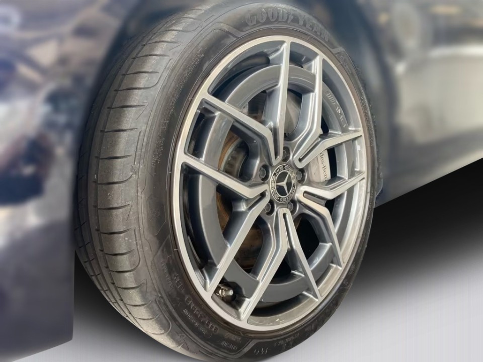 Mercedes-Benz E 300e AMG Line - foto 16