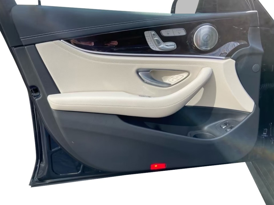 Mercedes-Benz E 300e AMG Line - foto 12