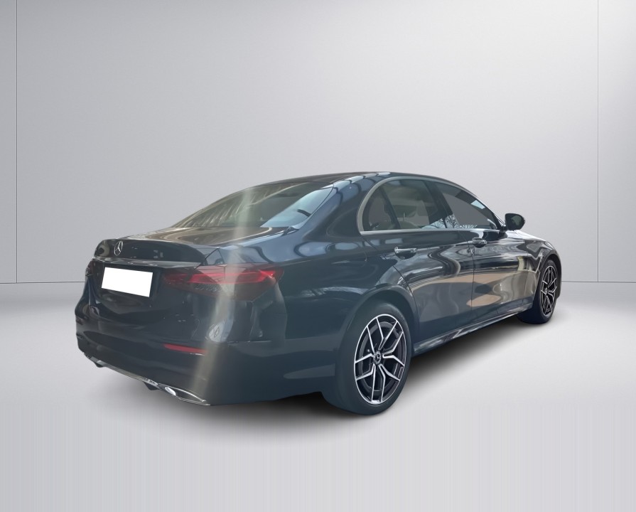 Mercedes-Benz E 300e AMG Line (2)