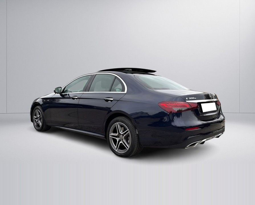 Mercedes-Benz E 300e 4MATIC (3)