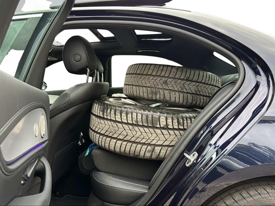 Mercedes-Benz E 300e 4MATIC - foto 11