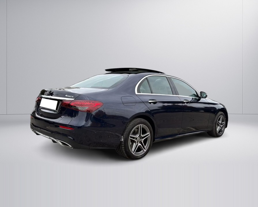 Mercedes-Benz E 300e 4MATIC (2)