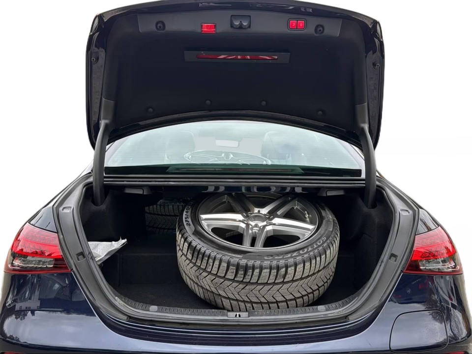 Mercedes-Benz E 300e 4MATIC - foto 13