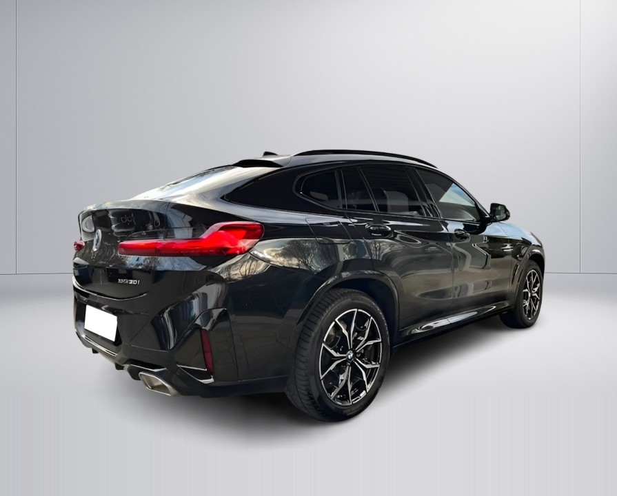 BMW X4 xDrive30i M-Sport (2)