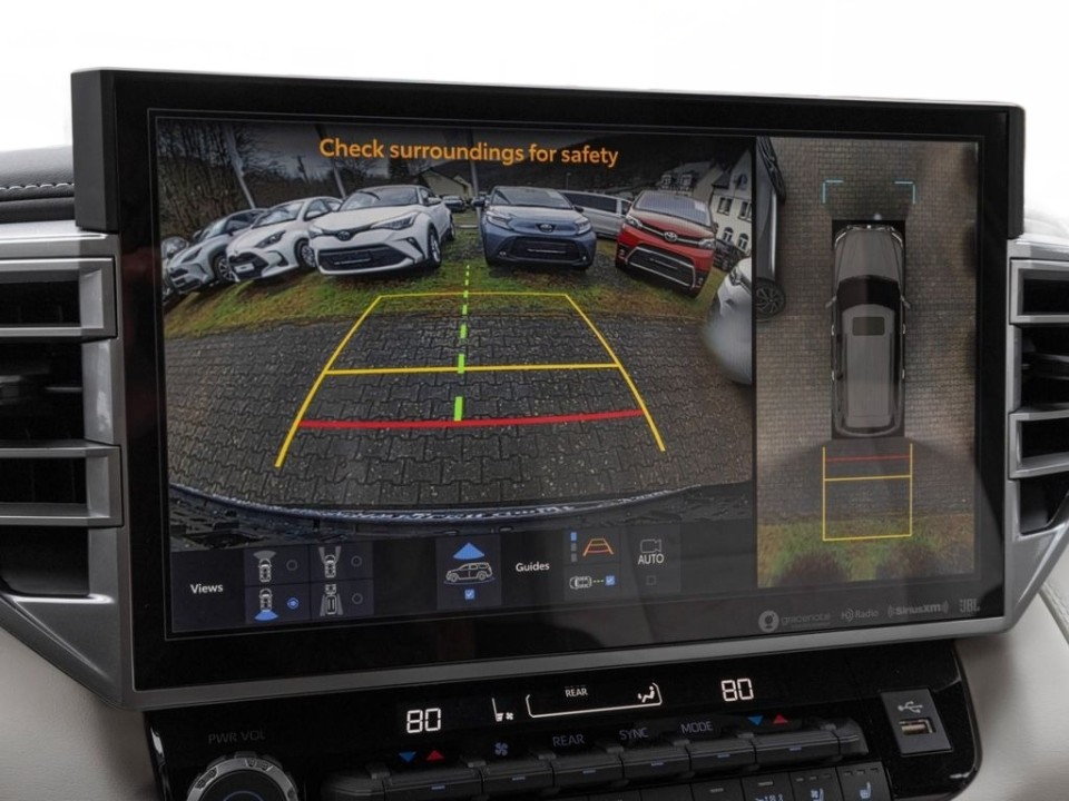 Toyota Sequoia - foto 8