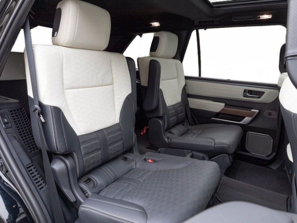 Toyota Sequoia - foto 13