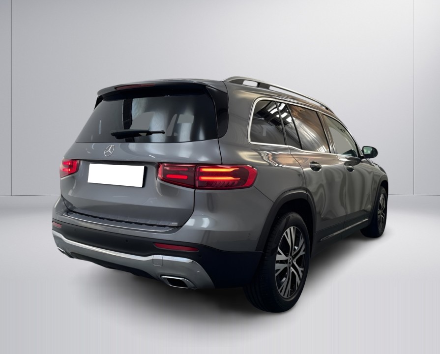 Mercedes-Benz GLB 200 (2)