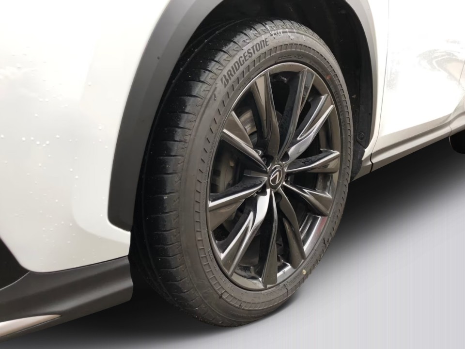 Lexus Seria NX 450h+ AWD F-Sport - foto 24