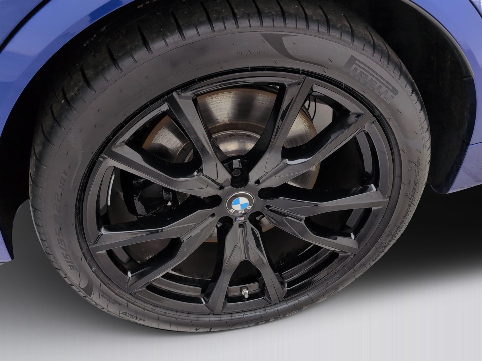 BMW X7 M60i - foto 12