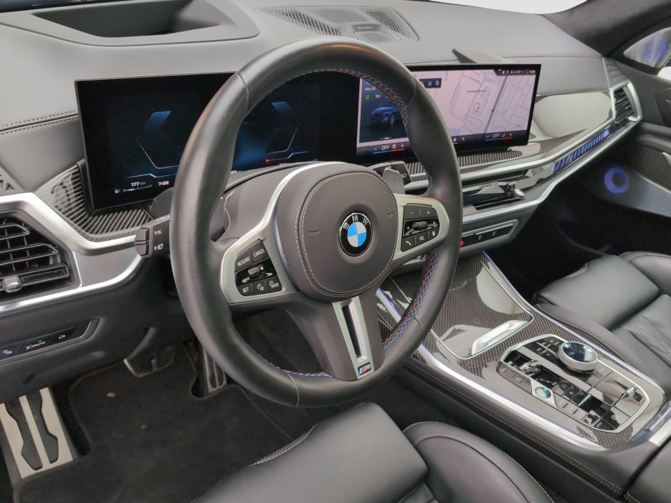 BMW X7 M60i - foto 8
