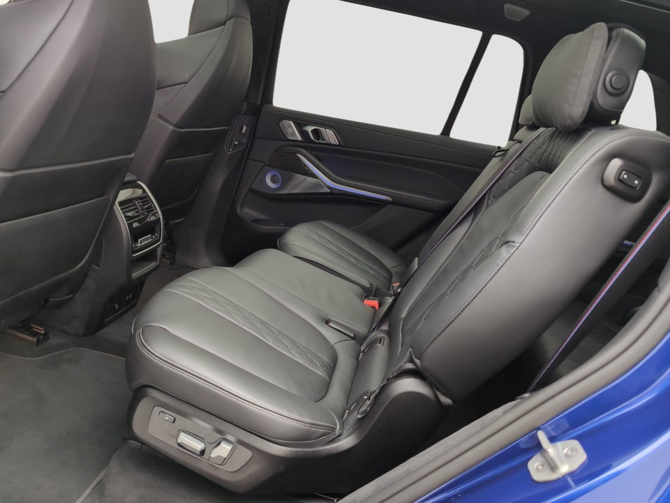 BMW X7 M60i - foto 6