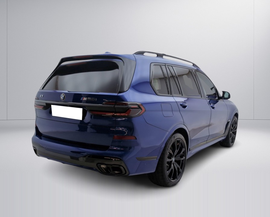 BMW X7 M60i (3)
