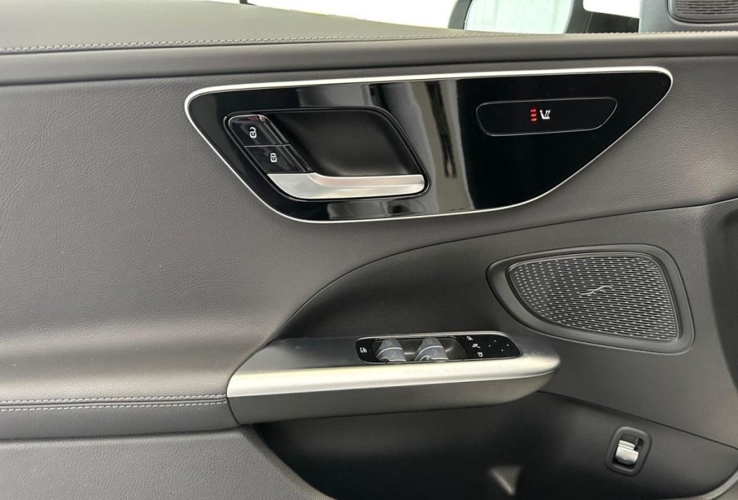 Mercedes-Benz C 300 AMG Line - foto 11