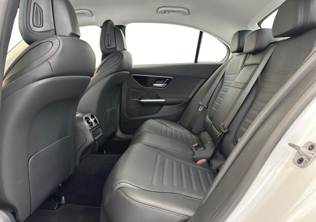 Mercedes-Benz C 300 AMG Line - foto 7