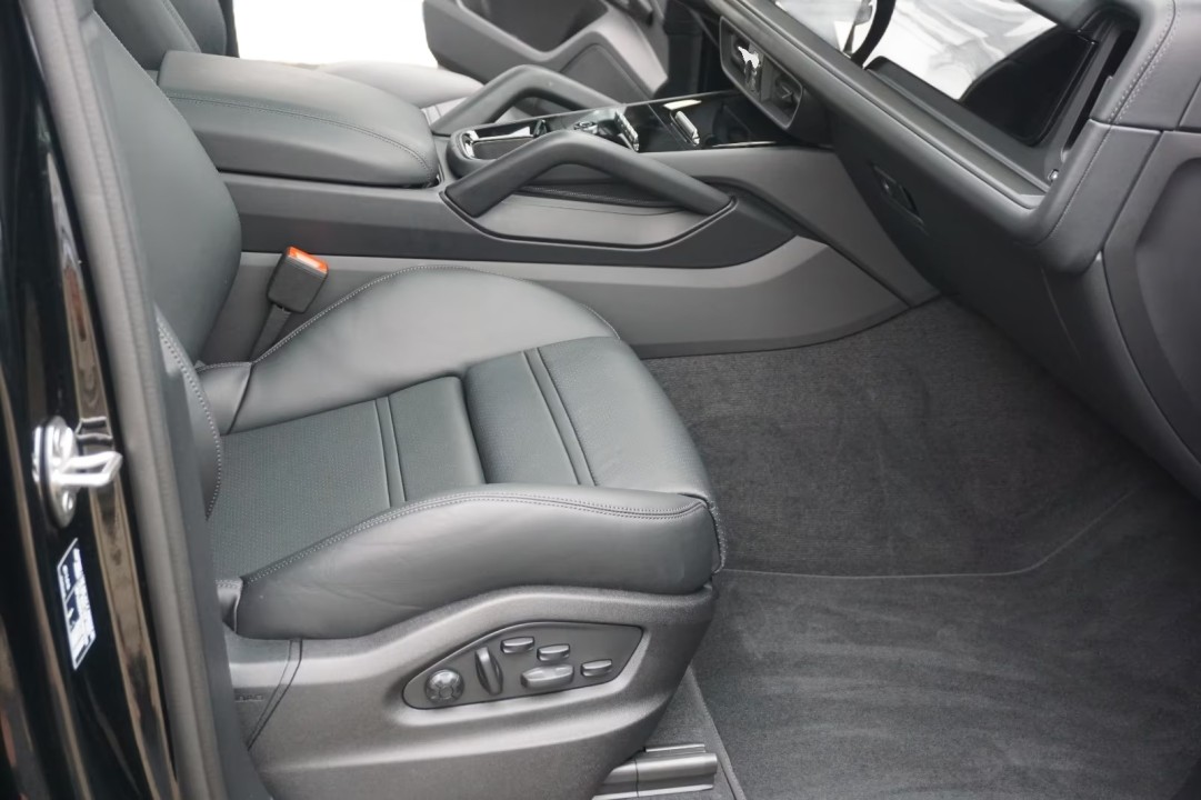 Porsche Cayenne Coupe E-Hybrid Black Edition - foto 22