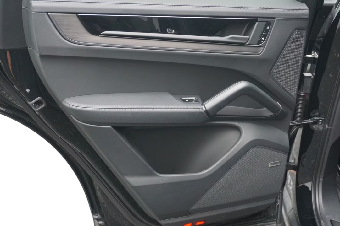 Porsche Cayenne Coupe E-Hybrid Black Edition - foto 31