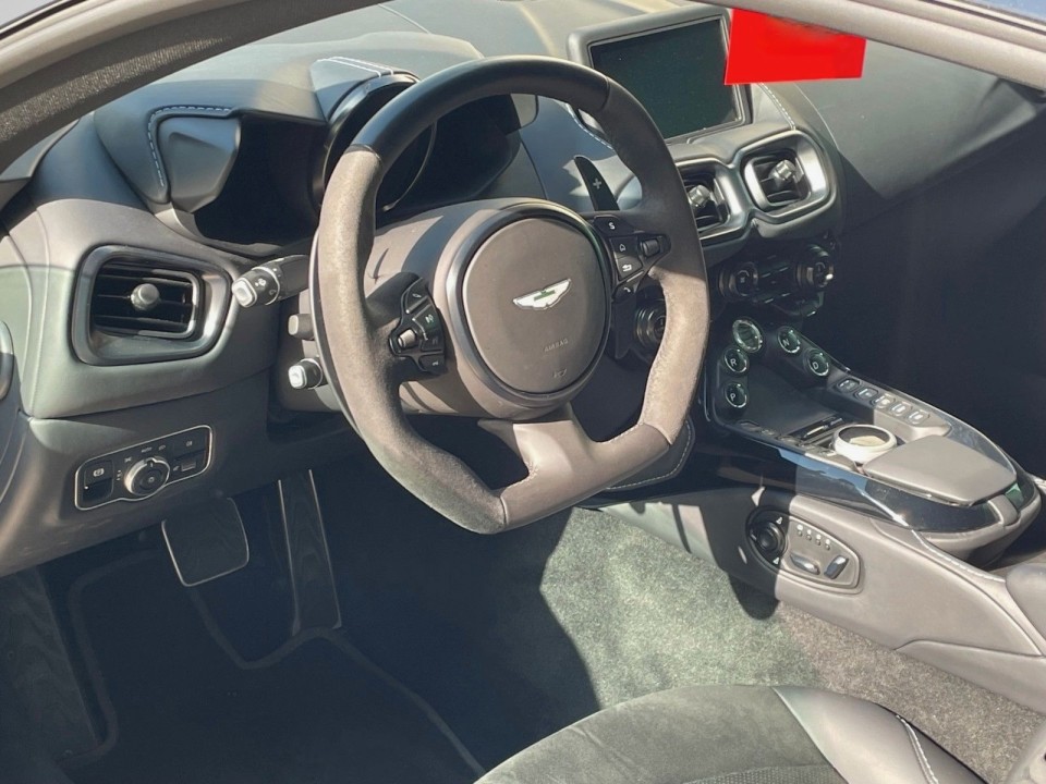 Aston Martin Vantage V8 - foto 9