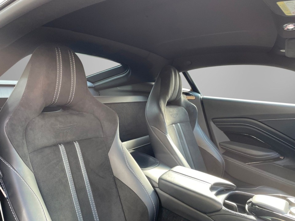 Aston Martin Vantage V8 - foto 14