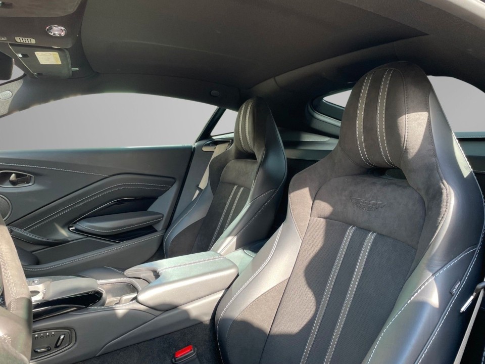 Aston Martin Vantage V8 - foto 13