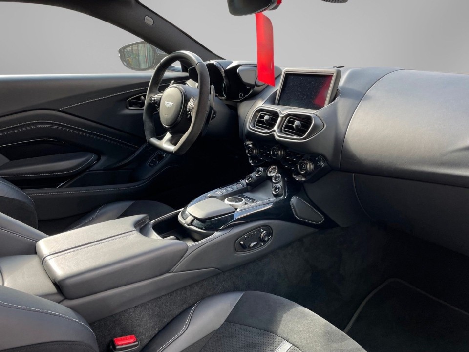 Aston Martin Vantage V8 - foto 11