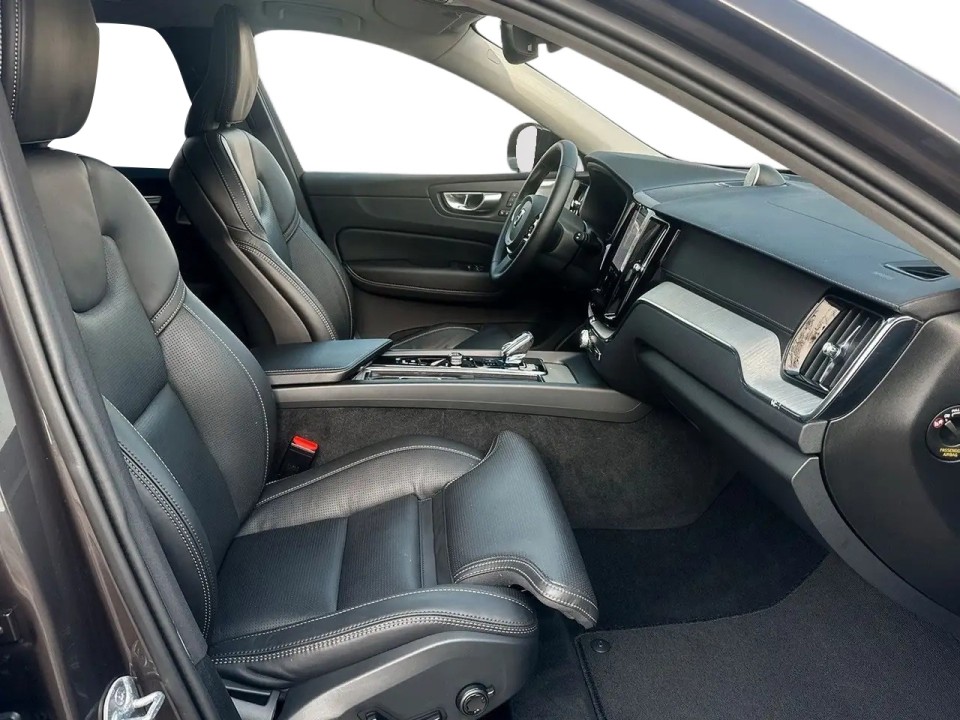 Volvo XC 60 B5 AWD Ultra Dark (5)