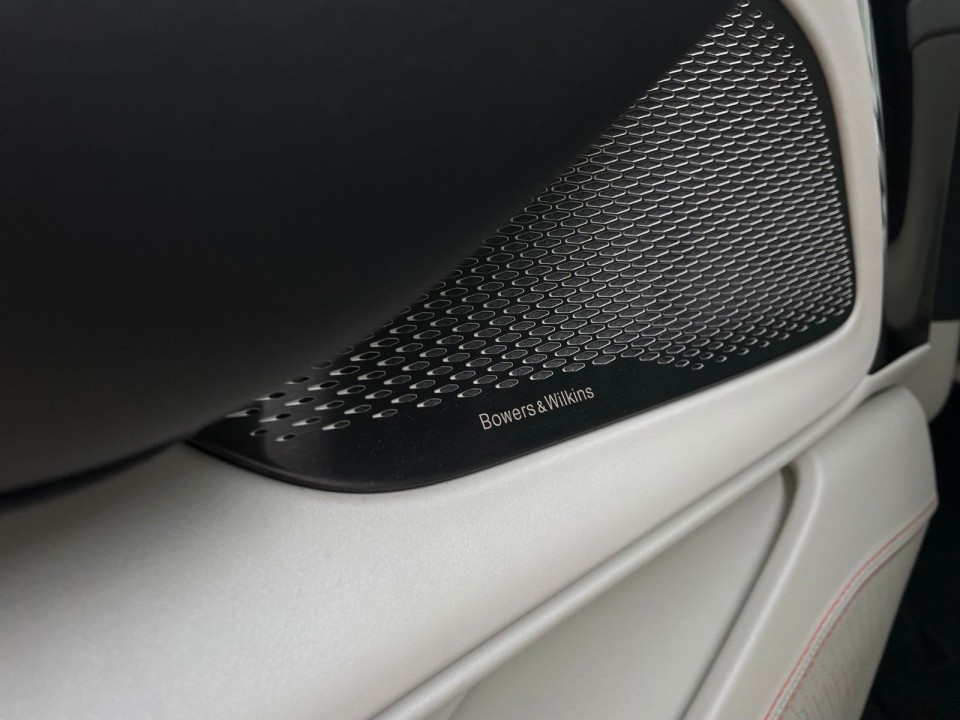 Aston Martin DBX - foto 26