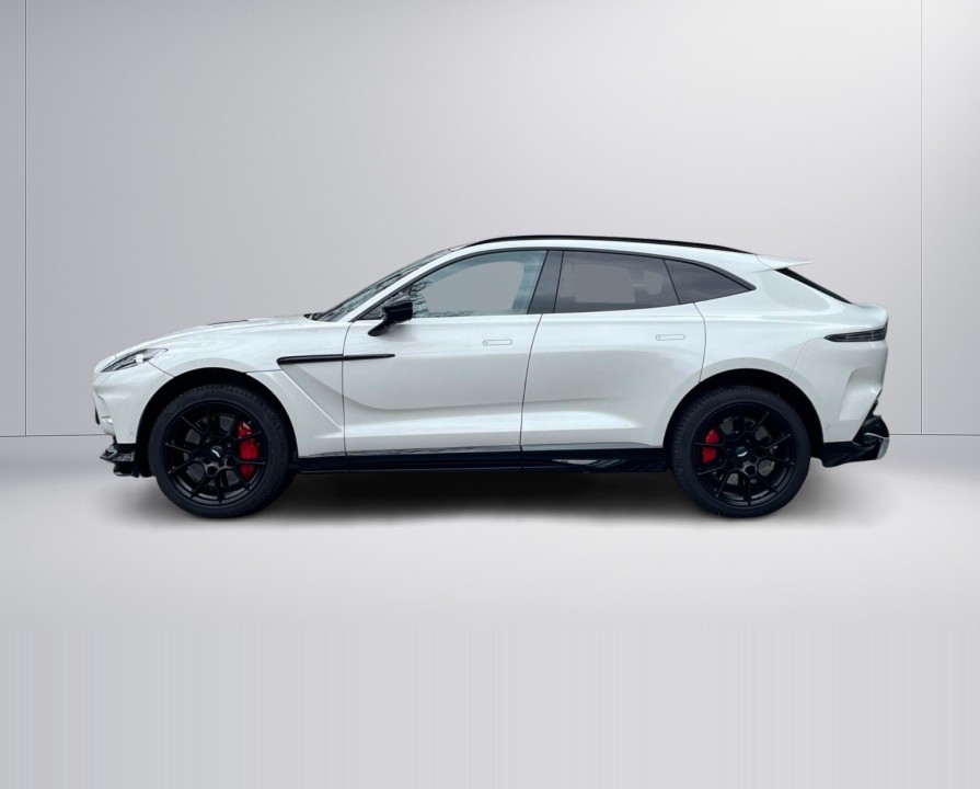 Aston Martin DBX (5)