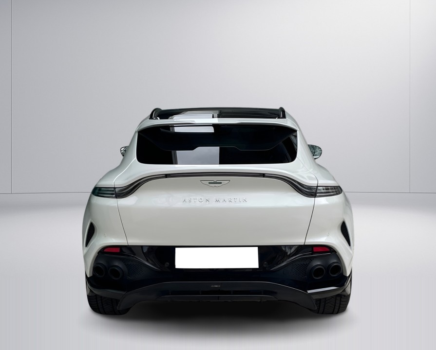 Aston Martin DBX (4)