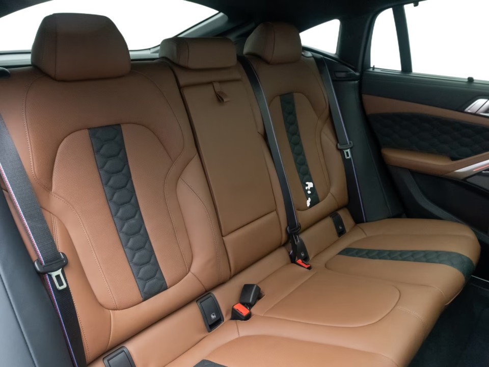 BMW X6 M Competition - foto 17