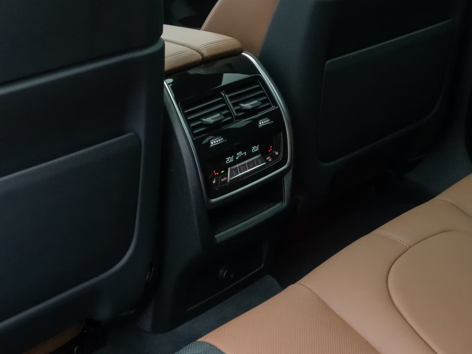 BMW X6 M Competition - foto 28