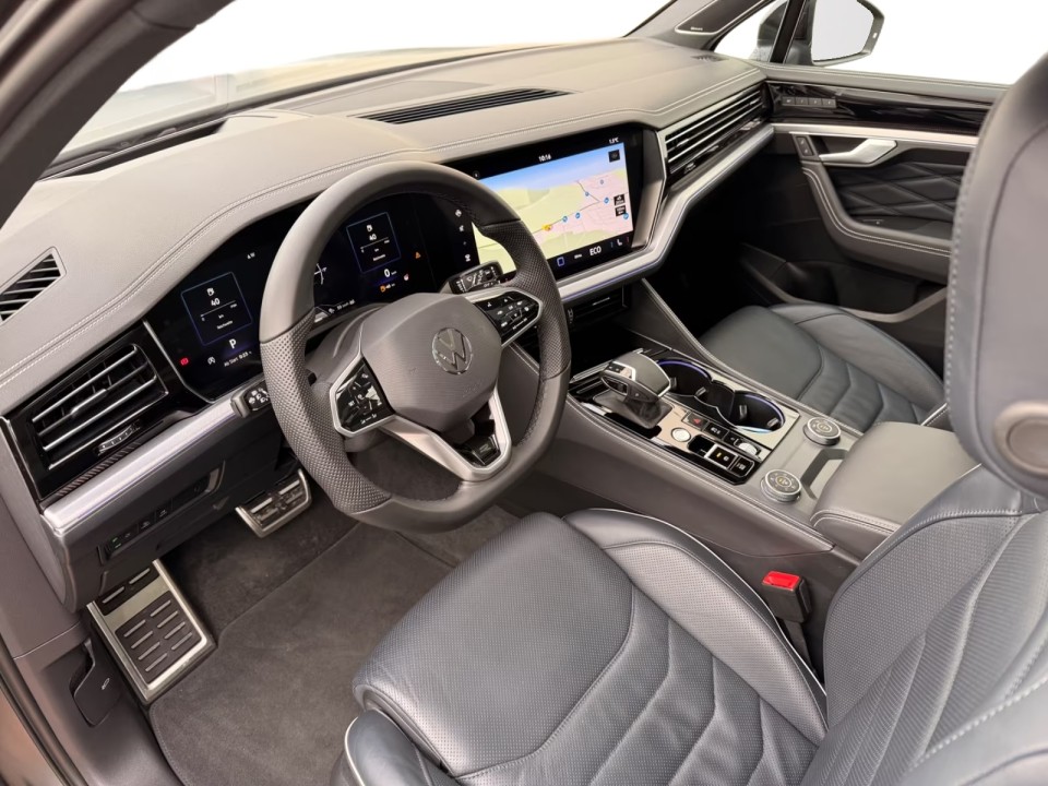 Volkswagen Touareg V6 TDI R-Line - foto 24