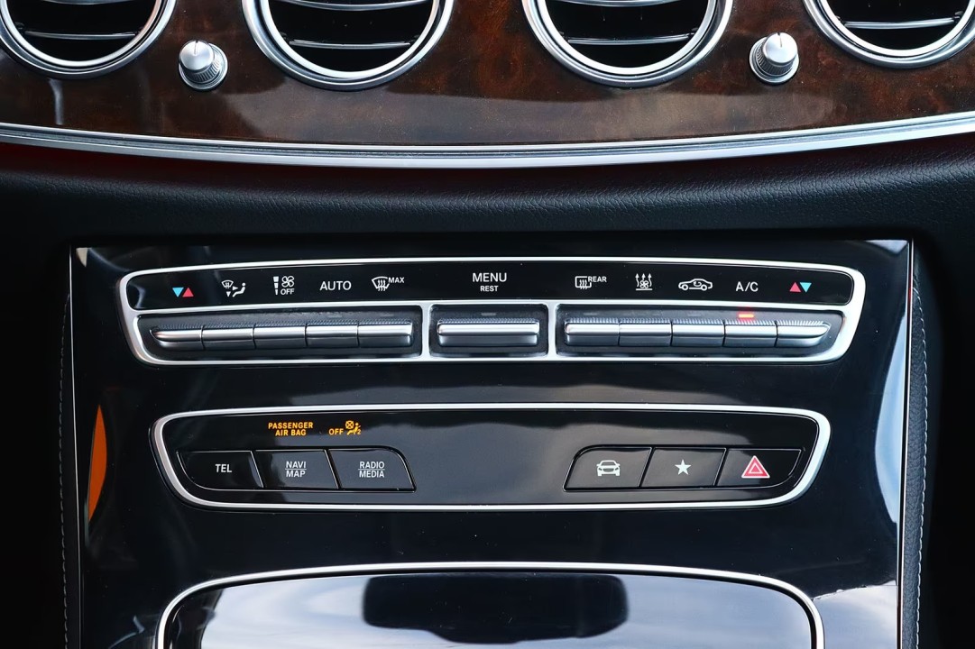 Mercedes-Benz E 300de 4MATIC AMG - foto 13