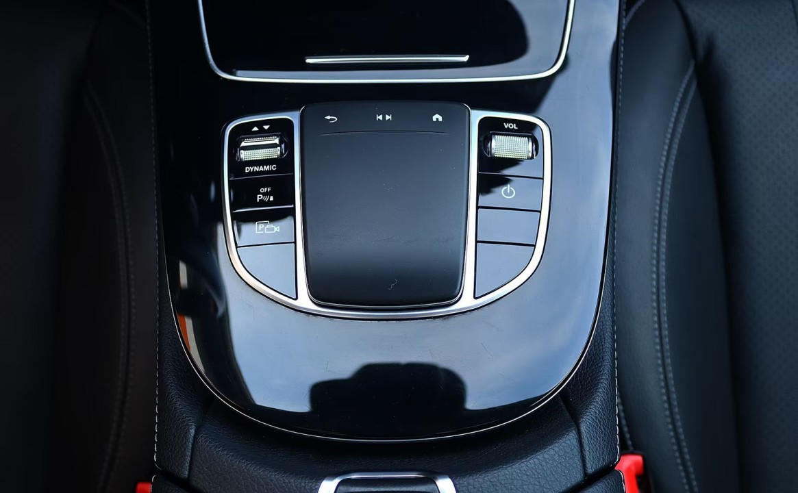 Mercedes-Benz E 300de 4MATIC AMG - foto 12