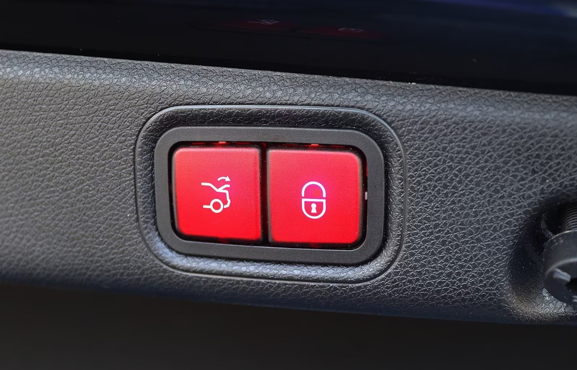 Mercedes-Benz E 300de 4MATIC AMG - foto 26