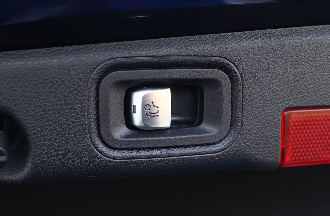 Mercedes-Benz E 300de 4MATIC AMG - foto 31