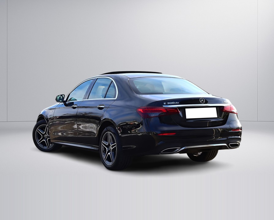 Mercedes-Benz E 300de 4MATIC AMG (4)