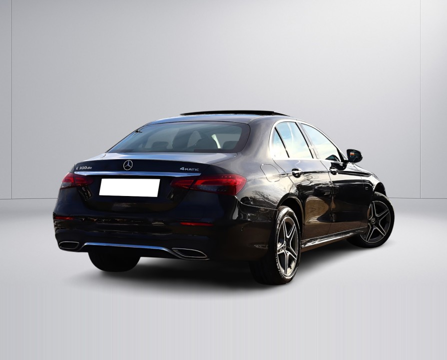 Mercedes-Benz E 300de 4MATIC AMG (2)