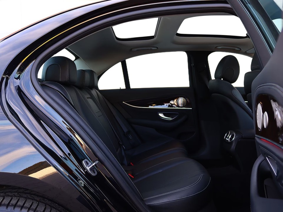 Mercedes-Benz E 300de 4MATIC AMG - foto 27