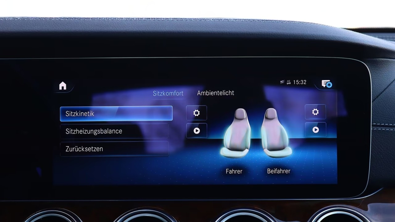 Mercedes-Benz E 300de 4MATIC AMG - foto 18